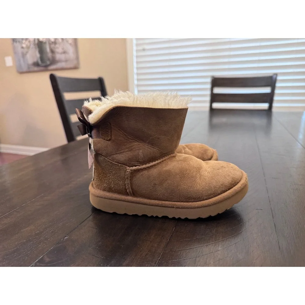 UGG Mini Bailey Bow Chestnut Suede Sheepskin Ankle Boot Kid's Size 11
